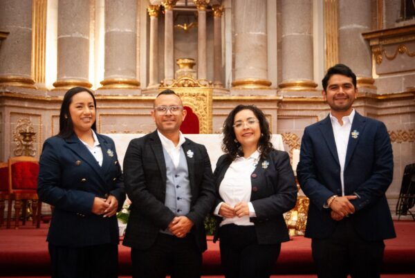 Luz de Luz inicia celebraciones por sus 30 años