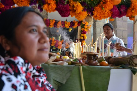 Incienso, flores, copal y un corazón bien dispuesto