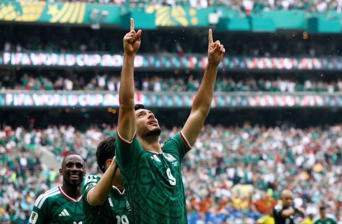 El gol de Raúl y las manos al cielo