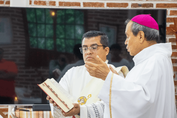 Mons. Domingo Díaz Martínez llama a orar por las vocaciones